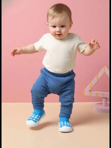 أحذية مشي أطفال رضع وصغار قابلة للتنفس مصنوعة من الحياكة مانعة للانزلاق ذات نعل ناعم للارتداء السهل، أحذية مشي للأطفال الرضع للبنين والبنات للاستخدام الداخلي والخارجي في الربيع والصيف - الأزرق - مشاهدة 2