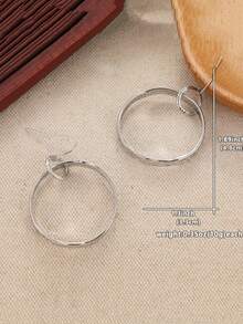 一对经典复古手工圆形耳环，适合女士休闲和派对场合佩戴