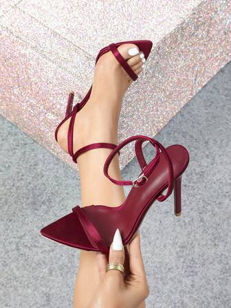 Elegantes, cómodos, de moda y sexys sandalias de tacón alto con tira de tobillo y punta abierta de satén, adecuados para fiestas y eventos
