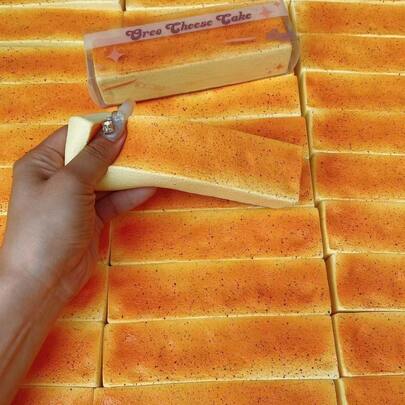 Bâtonnets de fromage Squishable, super doux et à rebond lent, bâtonnets de fromage au matcha, bâtonnets de fromage aux pépites de chocolat, Squishies de bâtonnets de fromage mignons, cadeau parfait, cadeau d'anniversaire, cadeau