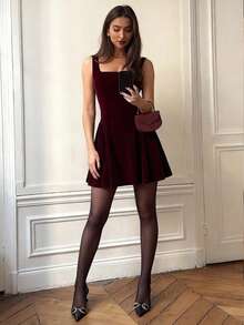فستان مصغر أنيق من الحرير المخمل بخصر مشدود وظهر مكشوف، مناسب للاستخدام اليومي والمناسبات والعطلات والعشاء الرسمي وعيد الميلاد والخريف/الشتاء، باللون البرغندي - عنابي اللون - مشاهدة 3