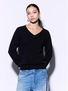 100% 美利奴羊毛 V 领针织衫，百搭显瘦，柔软舒适，秋季新品，顺滑美利奴羊毛，适合新年、感恩节等场合。 - 黑色 - 查看 2