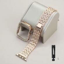 套装包含：1 条时尚双排水钻表带 + 1 个水钻 PC 电镀保护壳，适用于 SE 3/11/10/9/8/7/6/5/4，防摔透气表壳适用于 40/41/42/44/45/46mm