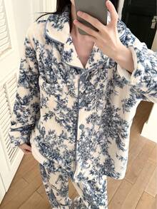[Floral Print Pajamas] Women's Elegant Floral Print Fleece Pajama Set - Cozy Long Sleeve, Button-Up Front, Soft & Warm, Perfect For Fall/Winter, Includes Pants And Top, Cozy Home Wear|Floral Print Pajamas|Soft Fleece Material, Pj/Set For Women, Night Wear For Women - Multicolor - View 4