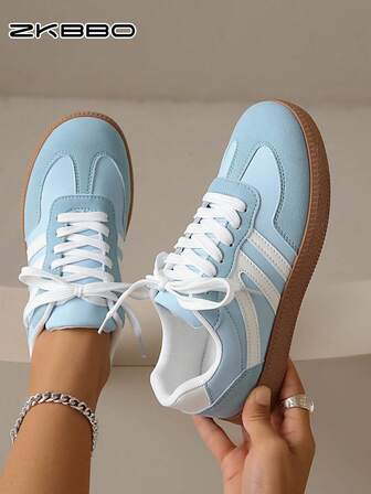 ZKBBO Chaussures plates décontractées pour femmes, baskets légères et confortables pour le fitness et la marche