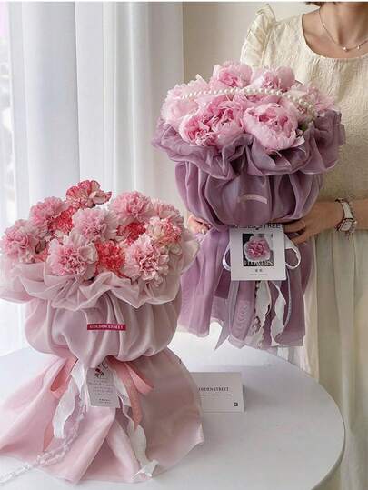 1件公主裙弹力花卉包装材料，珍珠弹力仿丝绸面料，情人节鲜花礼品袋，花店甜美花束包装袋，花店鲜花包装材料，手工DIY花束包装装饰，礼品展示袋，插花艺术，花束支架，手工爱好