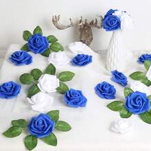 50 piezas de rosas artificiales azul real + blanco, flores de espuma de plástico, adecuadas para decoración central de boda DIY, decoración del hogar, decoración estacional y manualidades, uso versátil para decoración de fiestas festivas - Azul marino y blanco - Ver 5