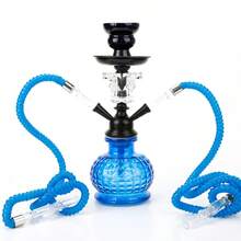 一套经典优雅水烟管，包含1/2英寸烟管、便携式水烟套装（含烟杆、烟碗、烟钳及其他配件）、精致玻璃水烟壶，无需用电，方便实用。