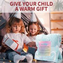 1 Piece Flannel Blanket Featuring A Pink Heart Design, Designed To Glow In The Dark. Made From Premium Flannel Fabric, It Is Soft And Skin-Friendly, Making It Ideal For Teenagers. Providing Both Warmth And Comfort, It Is Perfect For Use On Sofas, In Bedrooms, Or For Travel, Serving As An Excellent Gift For Friends And Classmates. - Mint Green - View 7