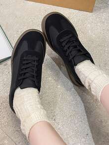 1 双女士多功能运动时尚休闲运动鞋，轻便户外平底鞋，适合学生和娇小身材 - 黑色 - 查看 3