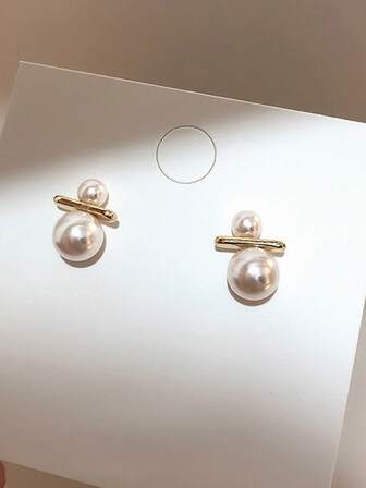 1对可爱小巧的珍珠耳钉，时尚精致清新的百搭优雅耳环