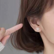 Fresh Snowflake Earrings Simple And Delicate Elegant Small Earrings For Women (Chance To Get "Buy 1 Get 1 Free" Or "Buy 1 Get 2 Free") - 彩色 - 查看 5