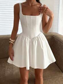 春夏法式极简风白色吊带连衣裙女高端感显瘦方领收腰无袖露背复古修身性感吊带裙