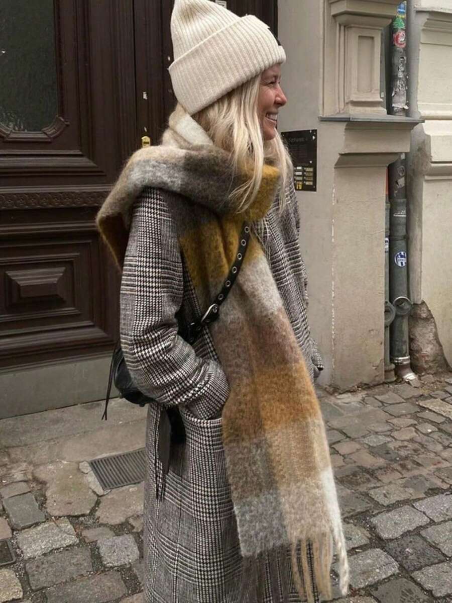 1pc Fashionable Multi-Color Striped Plaid Fleece Warm Scarf For Women, Bohemian Style Casual Windproof Couple Shawl, Cozy Blanket Scarf Suitable For Daily Wear, Autumn/Winter - Brown - View 1