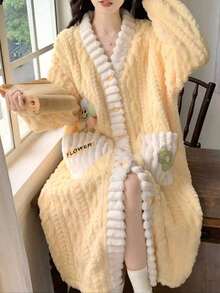 Coral Fleece Floral Decor Velvet Robe, Warm Winter Bathrobe, Cute Long Sleeve V-Neck Pocket Robe, Women's Pajama Set, Thick Long Velvet Bathrobe Loungewear, Essential Autumn/Winter Homewear, Accompany You Through The Cold Winter, Christmas/Birthday Gift