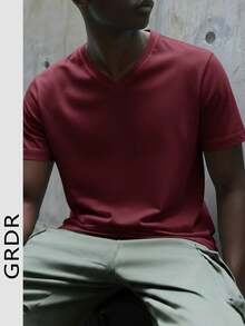 GRDR 男士时尚 V 领短袖 T 恤 | 精致设计 | 夏季必备 | 百搭易穿 | 展现您的风格 - 酒紅色 - 查看 3
