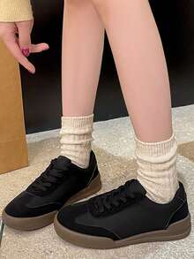 1 双女士多功能运动时尚休闲运动鞋，轻便户外平底鞋，适合学生和娇小身材 - 黑色 - 查看 2