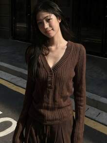 女士镂空针织衫，V领长袖修身休闲上衣，适合初秋穿着 - 棕色 - 查看 3