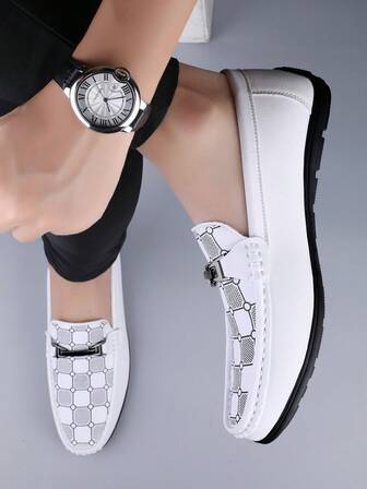 男士几何图案休闲一脚蹬乐福鞋，人造革搭配纯金属，户外穿着，春秋季