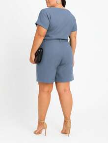 Seze Plus Size Linen Set Consisting Of Women's Tailored Shorts With Basic Blouse Featuring A V-Neck Detail And Mid-Thigh Shorts With Slash Pockets - 淺藍色 - 查看 4