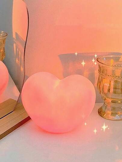 1 Pink Heart-Shaped Night Light Baby Light, Cute And Pink Heart-Shaped LED Plastic Night Light Bed Light, Baby Bedroom LED Bedside Light, Available In S And M Sizes, Children's Room Decoration Small Night Light Atmosphere Light, Suitable For Indoor, Bedroom, Room, Living Room, Office, Room Desktop Headboard Decoration