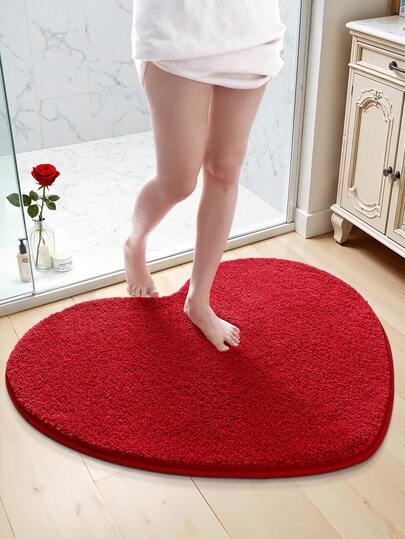 1pc Flocked Thickened Heart-Shaped Mat, Irregular Shape, Soft & Comfortable, Thick & Non-Slip TPR Bottom, Suitable For Bedroom, Dorm, And Classroom, Lovely And Cozy, With Ribbed Edge Details, Bedroom Carpet, Living Room Carpet, Laundry Room