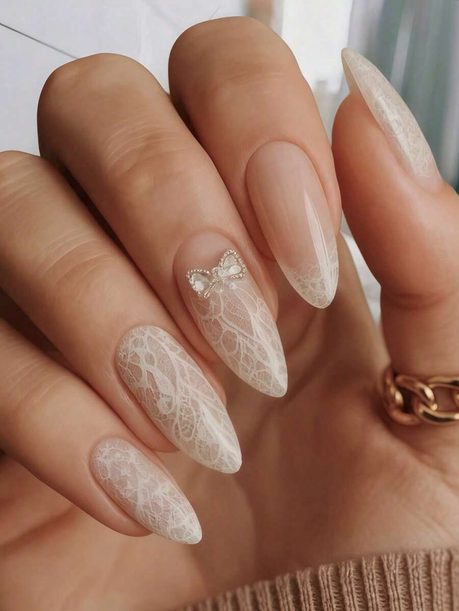 Y2K蕾丝亚克力美甲贴片24片装，中号杏仁形，按压式美甲贴片，DIY美甲艺术，白色蕾丝3D假指甲套装，包含蝴蝶结/钻石配件，适合美甲沙龙、女孩和女士日常佩戴、节日派对和礼品美甲用品 - 彩色 - 查看 1