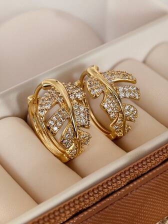 1 par de pendientes de aro con forma de hoja con incrustaciones de rhinestone - Chapado en oro con cristales incrustados, joyería de moda para uso diario/fiesta