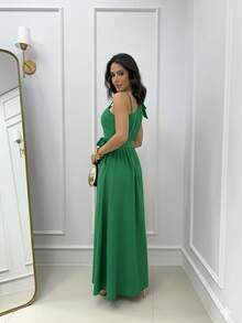 Women's Long Dress With Thin Straps And Bow, Elegant, Chic Party, Wedding, Graduation, Modest Fashion, Padded Bra. - Green - View 2