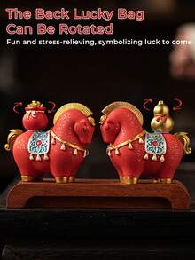 2026年中国新年招财马摆件，红金树脂招财马雕像桌面摆件，旋转招财马摆件，马模型装饰，动物雕塑，马模型配件，2026年农历新年装饰，适合春节装饰