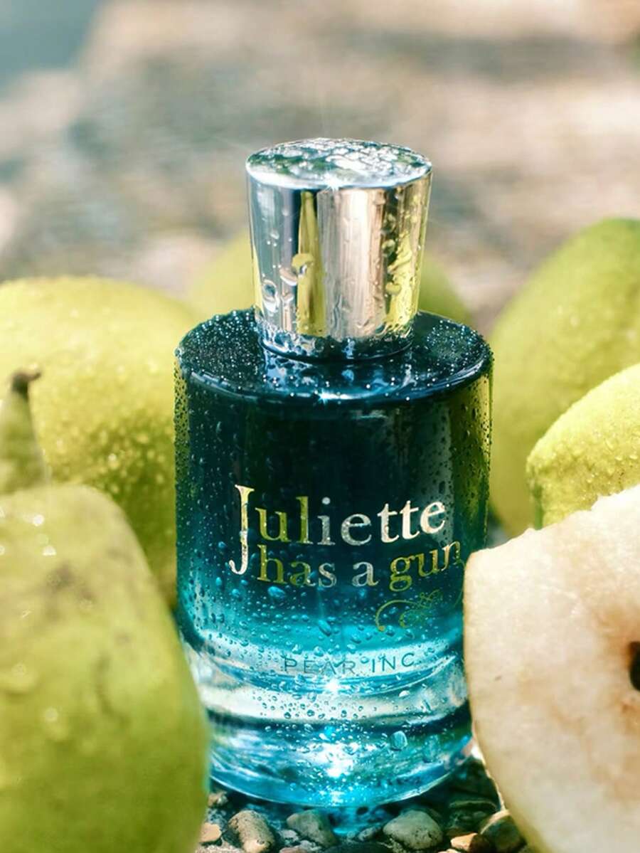 JULIETTE HAS A GUN - PEAR INC - Eau De Toilette For Women, Unisex Fragrance Spray, Large Sample Tube/0.17oz, Fruity Fougere Fragrance - Contains Pear And Musk, Long-Lasting Scent, Travel Essential, Suitable For Everyday Use, Holiday Gifts And Christmas Gifts.