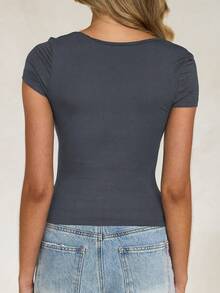Camiseta de manga corta con cuello cuadrado de punto de unicolor, ajustada y sexy, estilo Y2K para mujer Vaiaye, adecuada para el Día de San Valentín - Gris Oscuro - Ver 11