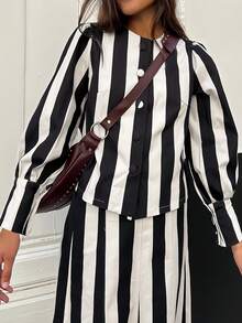 Nouveau Top à manches longues élégant et avec col rond, rayures, couleurs contrastées, boutons champignons et manches bouffantes. Convient pour le quotidien, les festivals, l'école, les vacances, les voyages, l'aéroport