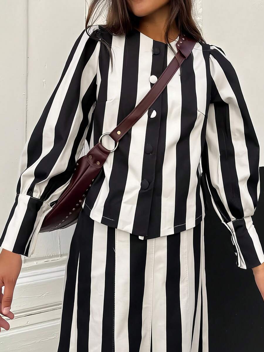 Nouveau Top à manches longues élégant et avec col rond, rayures, couleurs contrastées, boutons champignons et manches bouffantes. Convient pour le quotidien, les festivals, l'école, les vacances, les voyages, l'aéroport