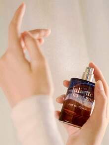 JULIETTE HAS A GUN - ODE TO DULLNESS, A Feminine Fragrance, Large Sample Tube/0.17 Oz, Eau De Toilette Spray For Women, With Woody Notes Of Star Anise, Sandalwood, And Musk. Long-Lasting And Perfect For Travel And Work, Suitable For Everyday Use, And A Wonderful Christmas Gift. - 木質香調 - 查看 3