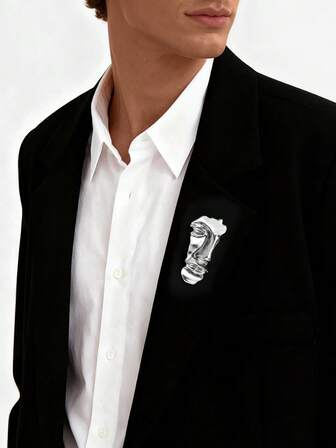 1件时尚复古欧美夸张创意半脸面具胸针，适合男士日常佩戴和装饰