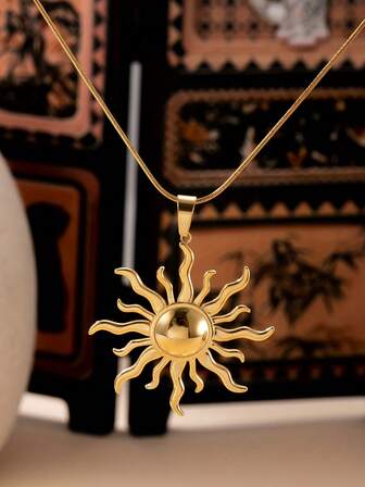 1条18K镀金不锈钢复古夸张太阳项链，波西米亚风格个性化创意锁骨链