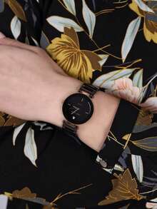 Anne Klein 女士防水腕表，女士小巧纤薄模拟石英表，精致礼品 - 玫瑰金 - 查看 2