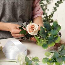 10/50 ورقة نباتية اصطناعية من نبات الأوكالبتوس، مناسبة للمنزل والحديقة الخارجية وهدايا عيد الحب والعام الجديد، أوراق شجر دولار فضية مزيفة بكميات كبيرة، لون رمادي أخضر، طويلة، مناسبة للأعراس والمناسبات والترتيبات الزهرية - أخضر - مشاهدة 11