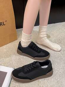 1 双女士多功能运动时尚休闲运动鞋，轻便户外平底鞋，适合学生和娇小身材 - 黑色 - 查看 5