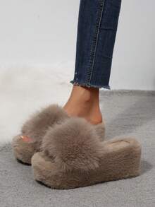 卡其色仿毛皮家居拖鞋，厚底毛绒拖鞋，优雅坡跟设计，包头，适合秋冬季穿着 - 卡其色 - 查看 3