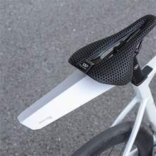 WEST BIKING Guardabarros trasero para bicicleta ligero y aerodinámico, con sistema de liberación rápida, compatible con bicicletas de carretera, montaña y gravel, para uso en todo tipo de clima, fácil de almacenar y transportar, adecuado para ir al trabajo, carreras y ciclismo todoterreno, se ajusta a ruedas de 26", 27.5", 29", Casco de bicicleta - Multicolor - Ver 5