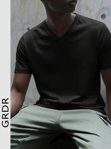 GRDR 男士V领短袖T恤，适合夏季户外休闲穿着 - 黑色 - 查看 2