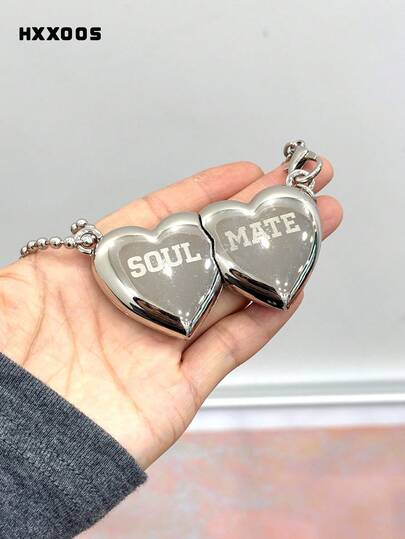 HXXOOS Niche Design Double Heart "SOUL MATE" Metal Pendant, And Stylish Bag Pendant, Metal Chain Keychain, Couple - Style Bag Accessory, Suitable For Shoulder Bags, Backpacks And Handbags, Perfect As A Couple's Gift.