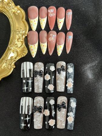 10片超长手工美甲贴片，适合派对和日常佩戴，3D水钻，蝴蝶图案，适合女孩，易于佩戴。10片Y2K超长手工美甲贴片，闪亮人造宝石，春夏风格，适合女孩和女士参加节日派对和日常佩戴。（注：配饰颜色随机）