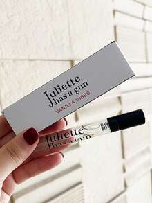 JULIETTE HAS A GUN - VANILLA VIBES - Eau De Toilette For Women, Sample Perfume/0.17 Oz - Fresh Amber Notes - Contains Sea Salt, Vanilla, Benzoin, Unisex Fragrance, Travel Size, Exudes Charm, Perfect Birthday Gift, Christmas Gift For Her Or His. - Tươi - Xem 6