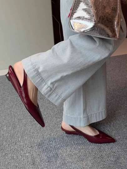 2025 Nuevos zapatos de cuero con punta francesa elegante al estilo europeo, sandalias con correa trasera ajustada y hebilla cuadrada, tacón de cuña