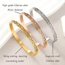 Uma Pulseira Minimalista Vazada de Aço Titânio para Homens com Design de Nicho - Um Hit de Outono-Inverno e um Acessório de Luxo Leve para Casais. Disponível em 3 Cores, Ideal para Uso Diário e Looks Versáteis. Uma Escolha para Homens Elegantes e o Presente Perfeito para Namorados ou Melhores Amigos Masculinos.