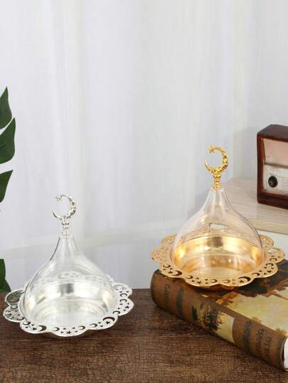 1pc Creative Holiday-Themed Star & Crescent Moon Handle Covered Cake Plate/Snack Dish, Gold Color, Ramadan Kareem 2025 Design With Star & Crescent Embossed, Portable Compact Cute Buffet Plate, Bohemian Style, Suitable For Middle Eastern Festivals, Celebrations, Parties, Arab Festivals, Islamic Festivals, Eid Mubarak