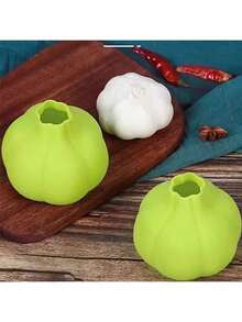 3件套蒜瓣剥皮器，适用于厨房食品准备。浅米色，轻松去除蒜皮。简单、方便、快捷且易于清洁的厨房小工具。便携式户外旅行蒜瓣剥皮器。